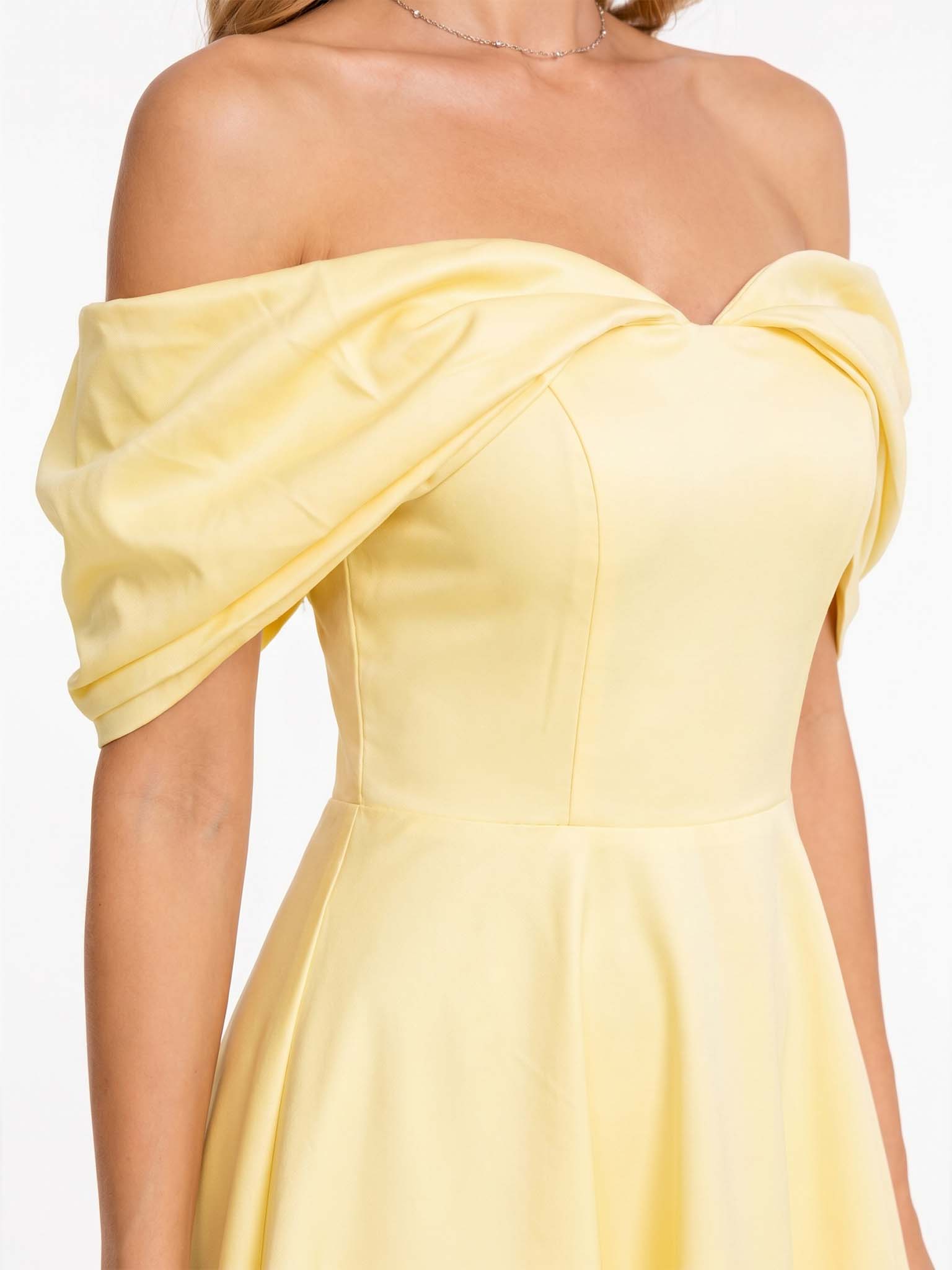 Robe Maxi Élégante à Épaule Dénudée