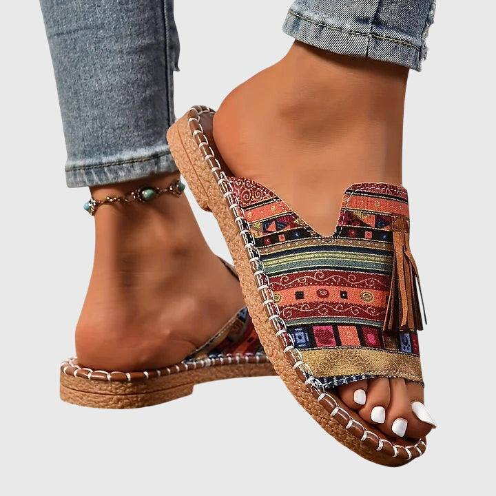 AliceLeon™ | Sandales Bohèmes Nathalie à Pompons