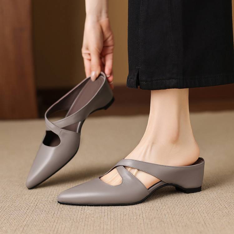 Escarpins Pointus en Cuir Authentique avec Lanières Entrelacées