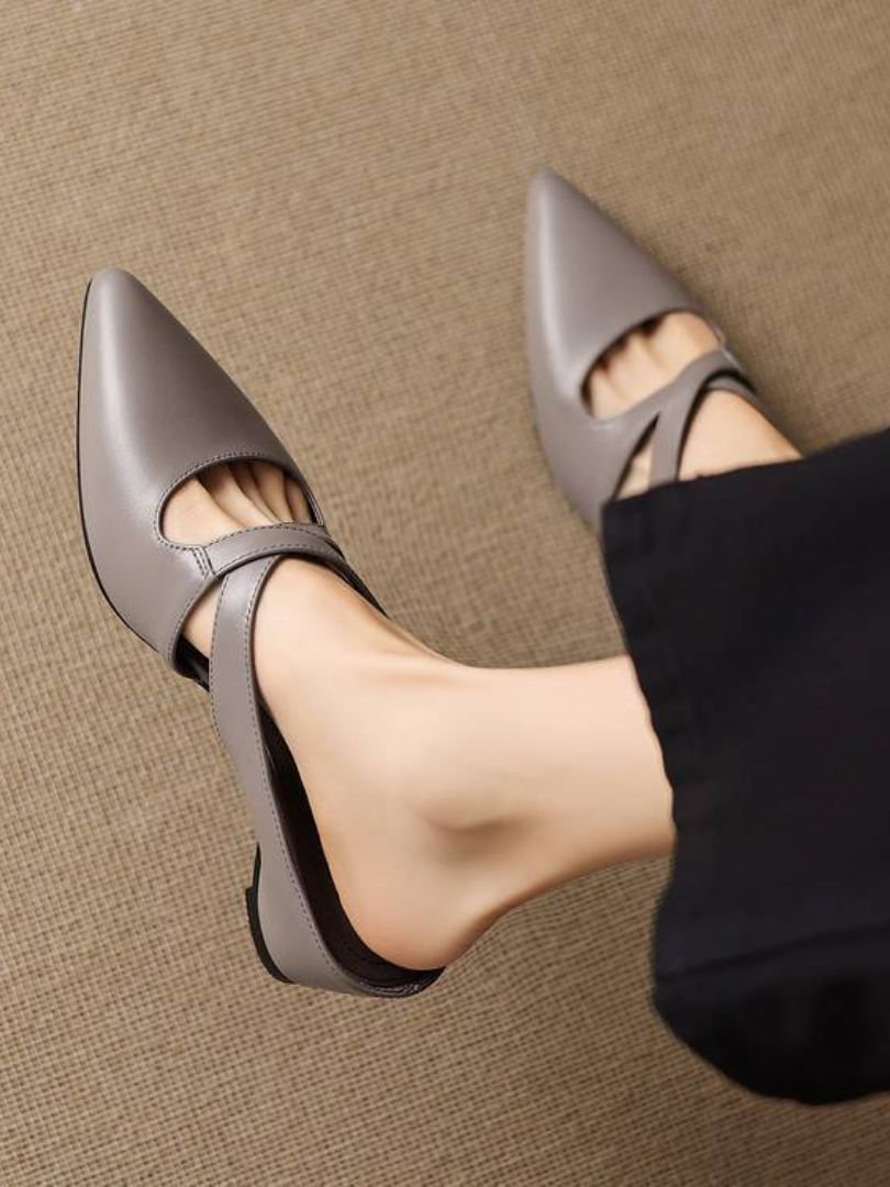 Escarpins Pointus en Cuir Authentique avec Lanières Entrelacées