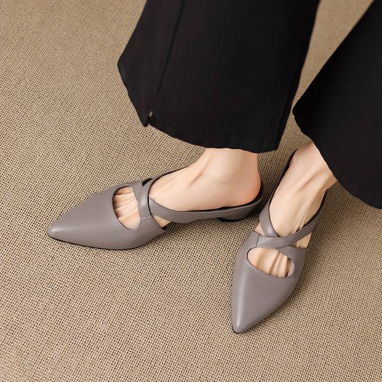 Escarpins Pointus en Cuir Authentique avec Lanières Entrelacées