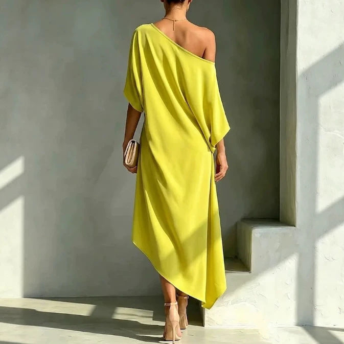 Robe Asymétrique Élégante