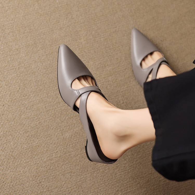 Escarpins Pointus en Cuir Authentique avec Lanières Entrelacées