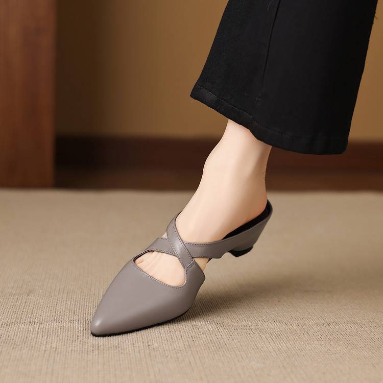 Escarpins Pointus en Cuir Authentique avec Lanières Entrelacées