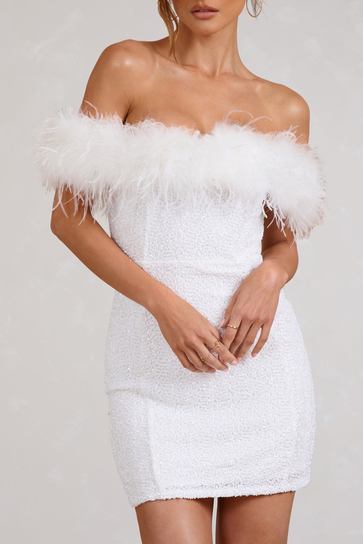 AliceLeon™ | Robe scintillante ornée de plumes