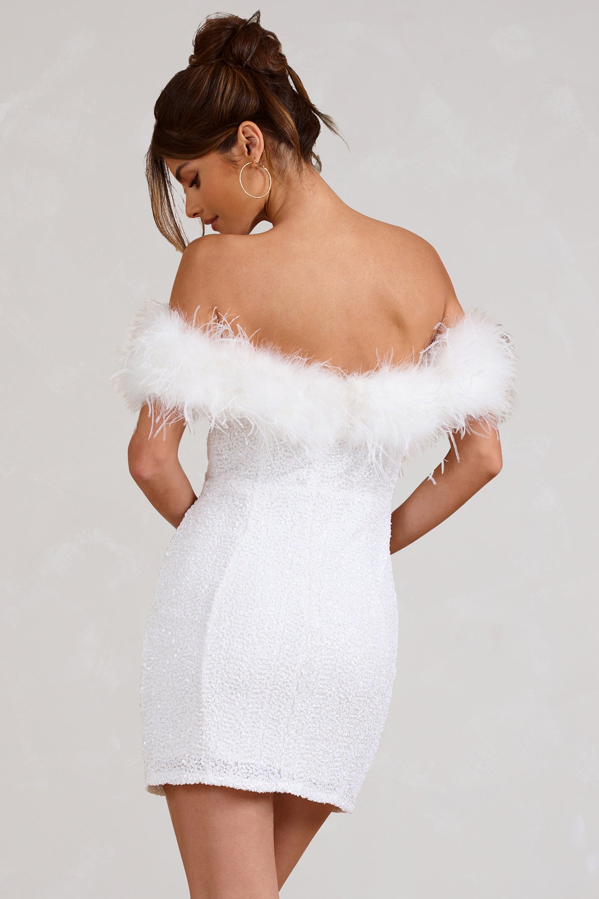 AliceLeon™ | Robe scintillante ornée de plumes