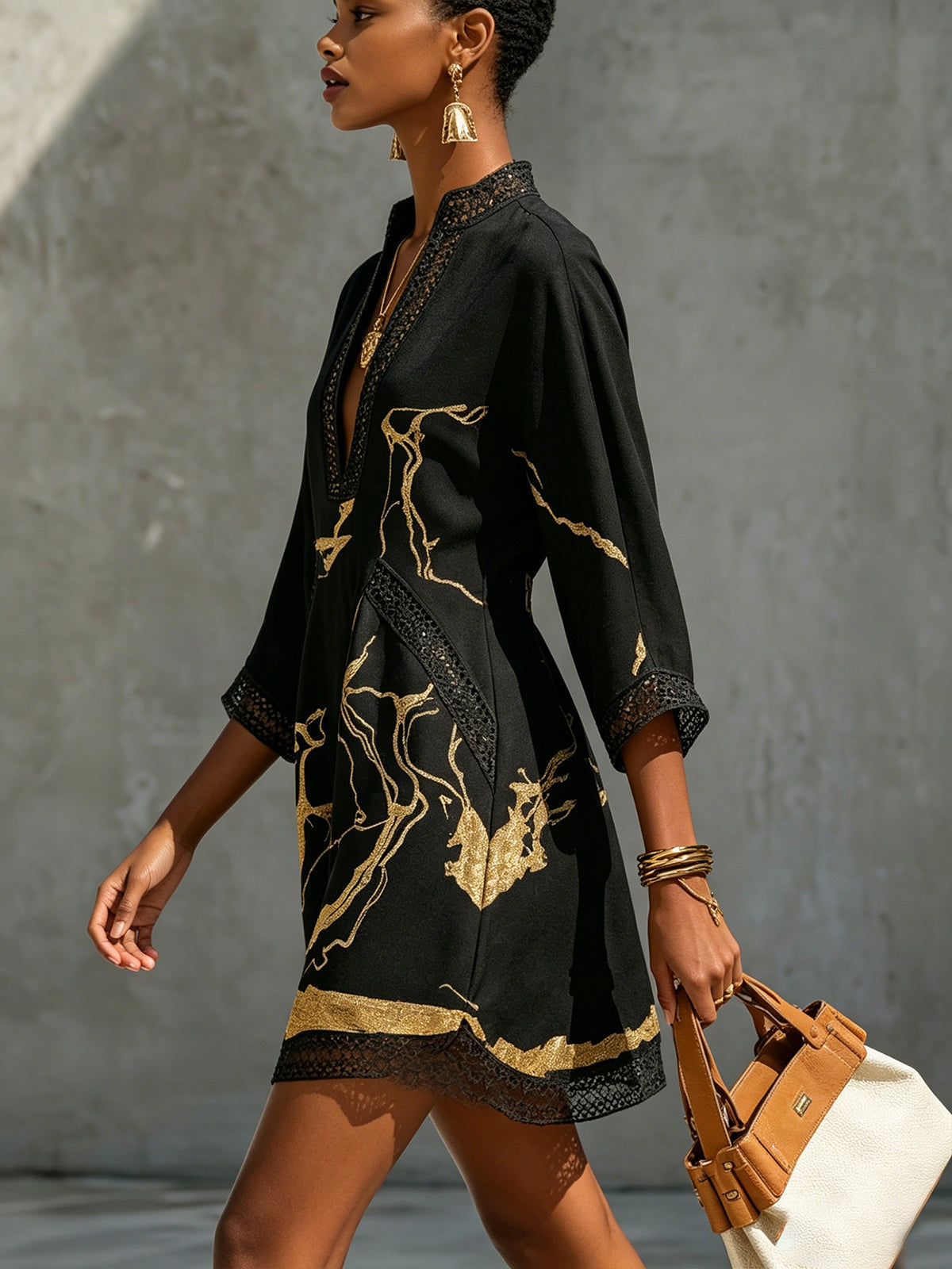 Mini Robe Noire en Dentelle Marbrée