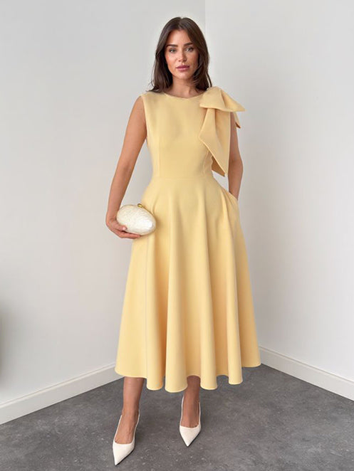 Robe midi ajustée à nœud